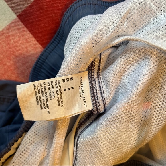 Mens American Eagle Swim trunks. Mesh lining. Medium. - Picture 3 of 3